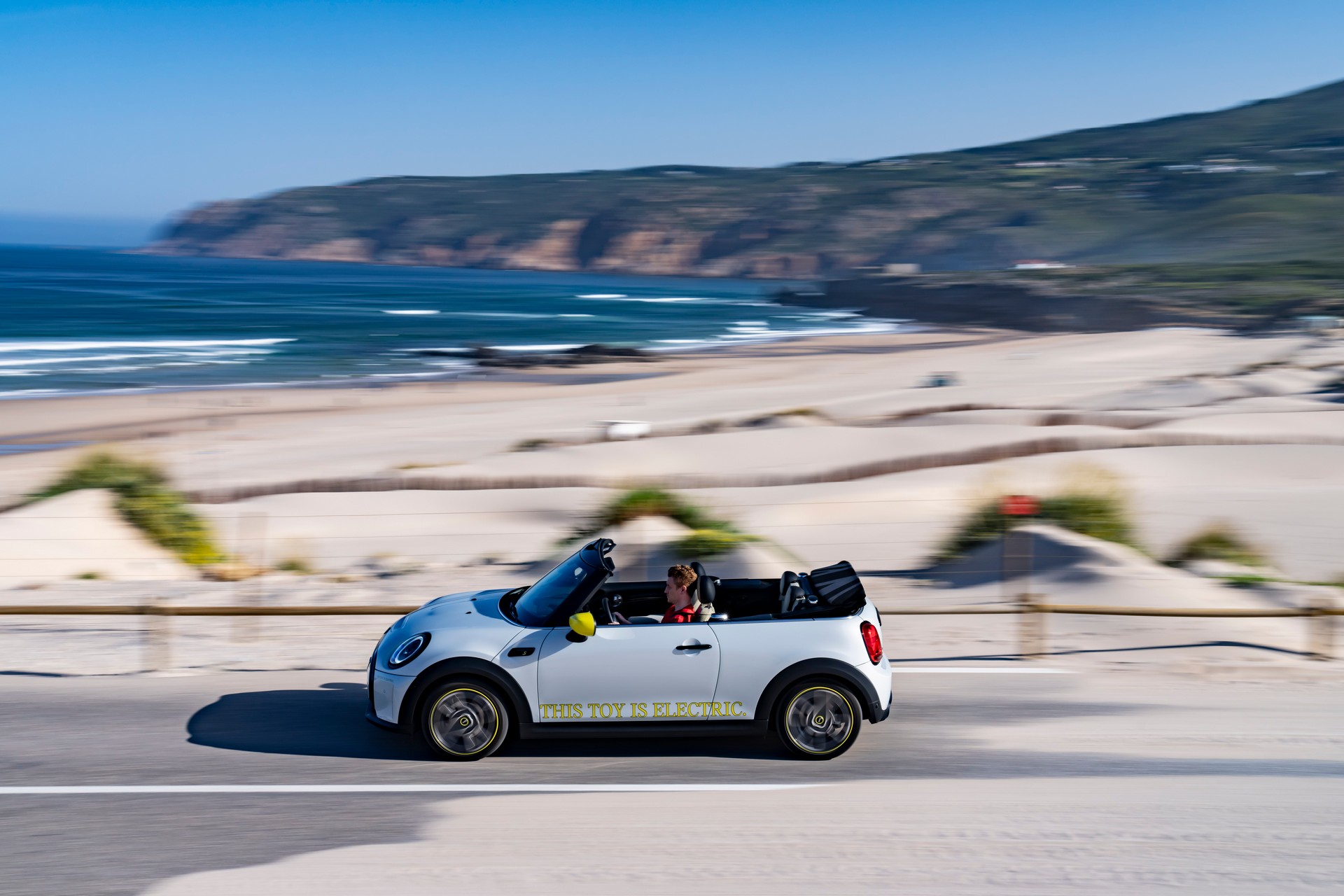 Download 2022 Mini Cooper SE Convertible Concept - Side HD Wallpaper 1920x1280 #30