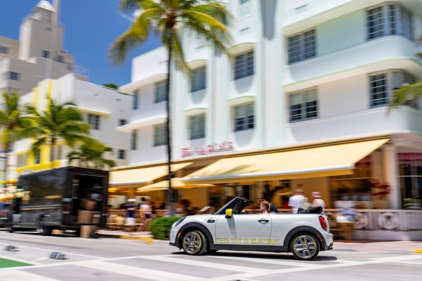 2022 Mini Cooper SE Convertible Concept - Side Wallpaper 850x567 #200