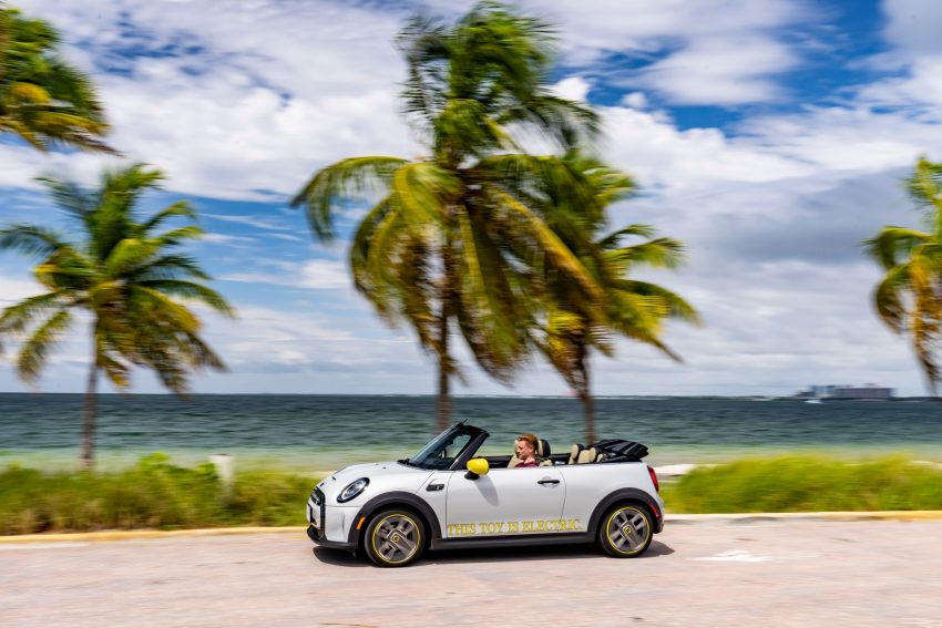 2022 Mini Cooper SE Convertible Concept - Side Wallpaper 850x567 #201