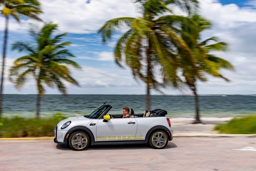 2022 Mini Cooper SE Convertible Concept - Side Wallpaper 850x567 #202