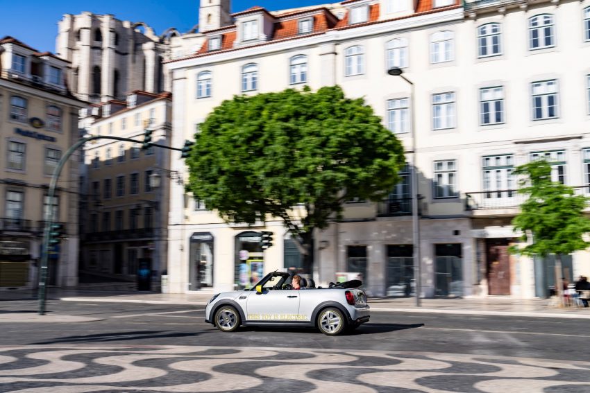 2022 Mini Cooper SE Convertible Concept - Side Wallpaper 850x567 #44