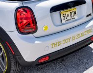 2022 Mini Cooper SE Convertible Concept - Tail Light Wallpaper 190x150