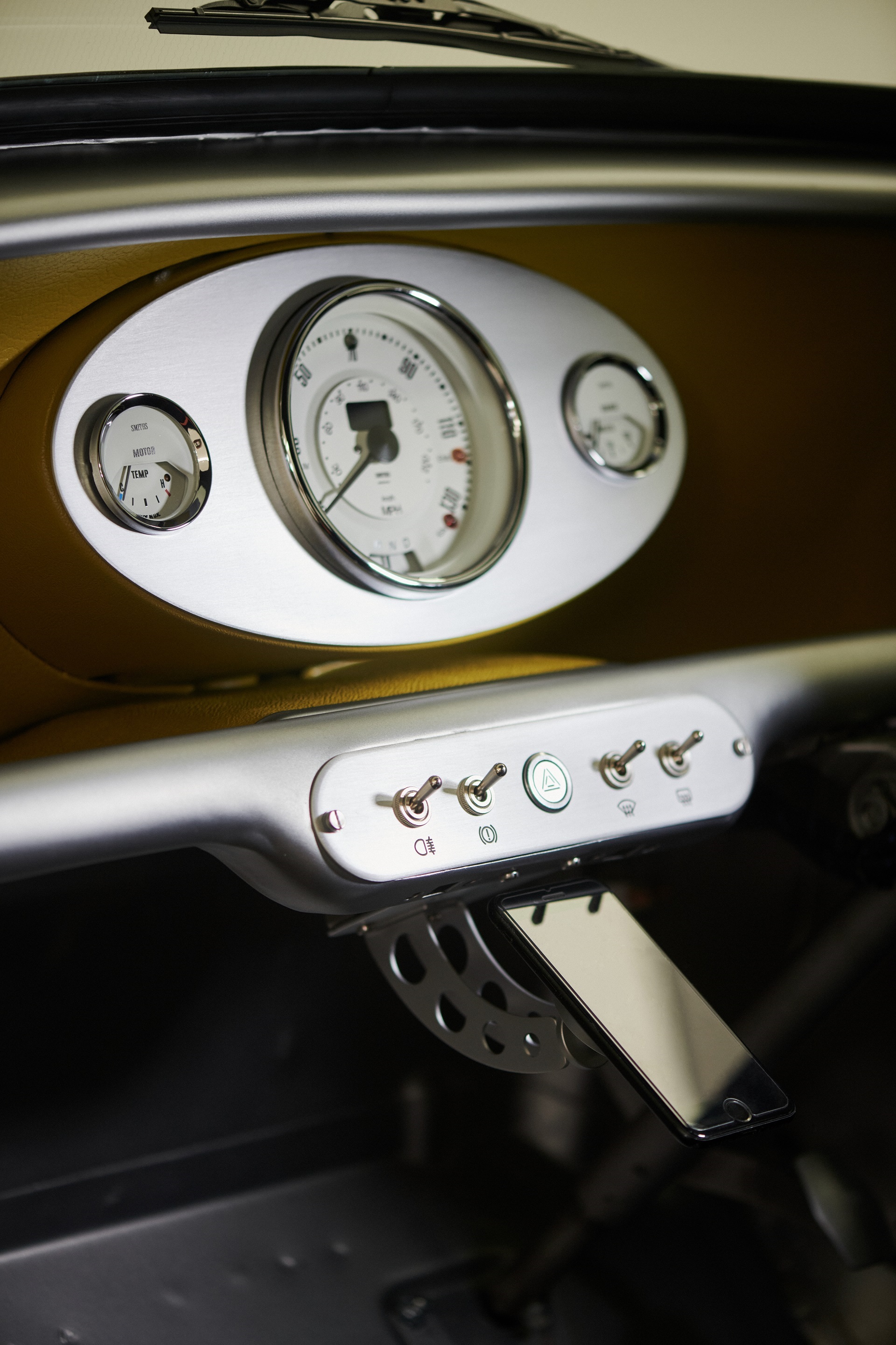 Download 2022 Mini Recharged by Paul Smith - Interior, Detail HD Phone Wallpaper 1920x2880 #25