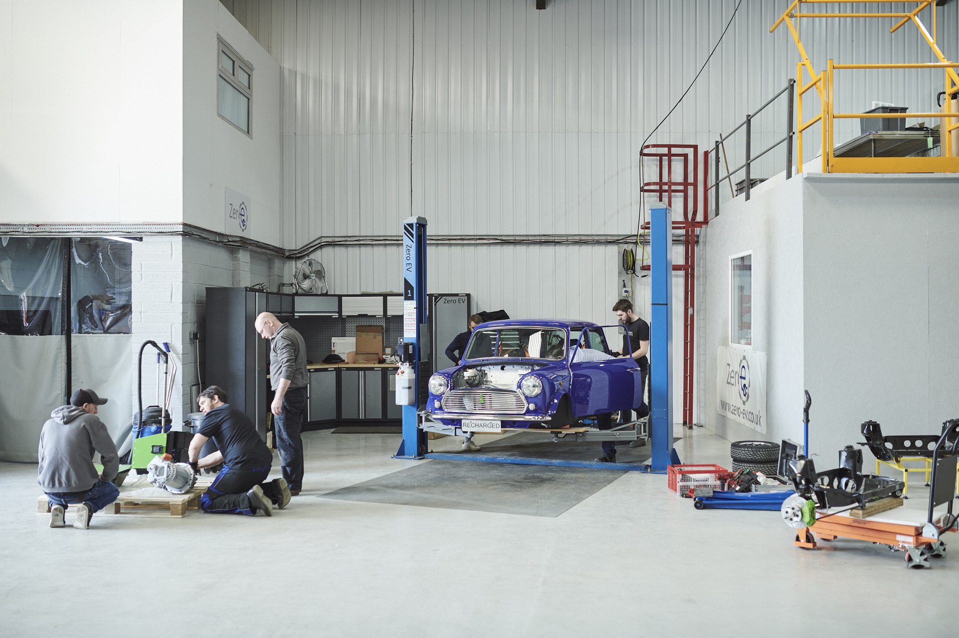 Download 2022 Mini Recharged by Paul Smith - Making Of HD Wallpaper 1920x1279 #35