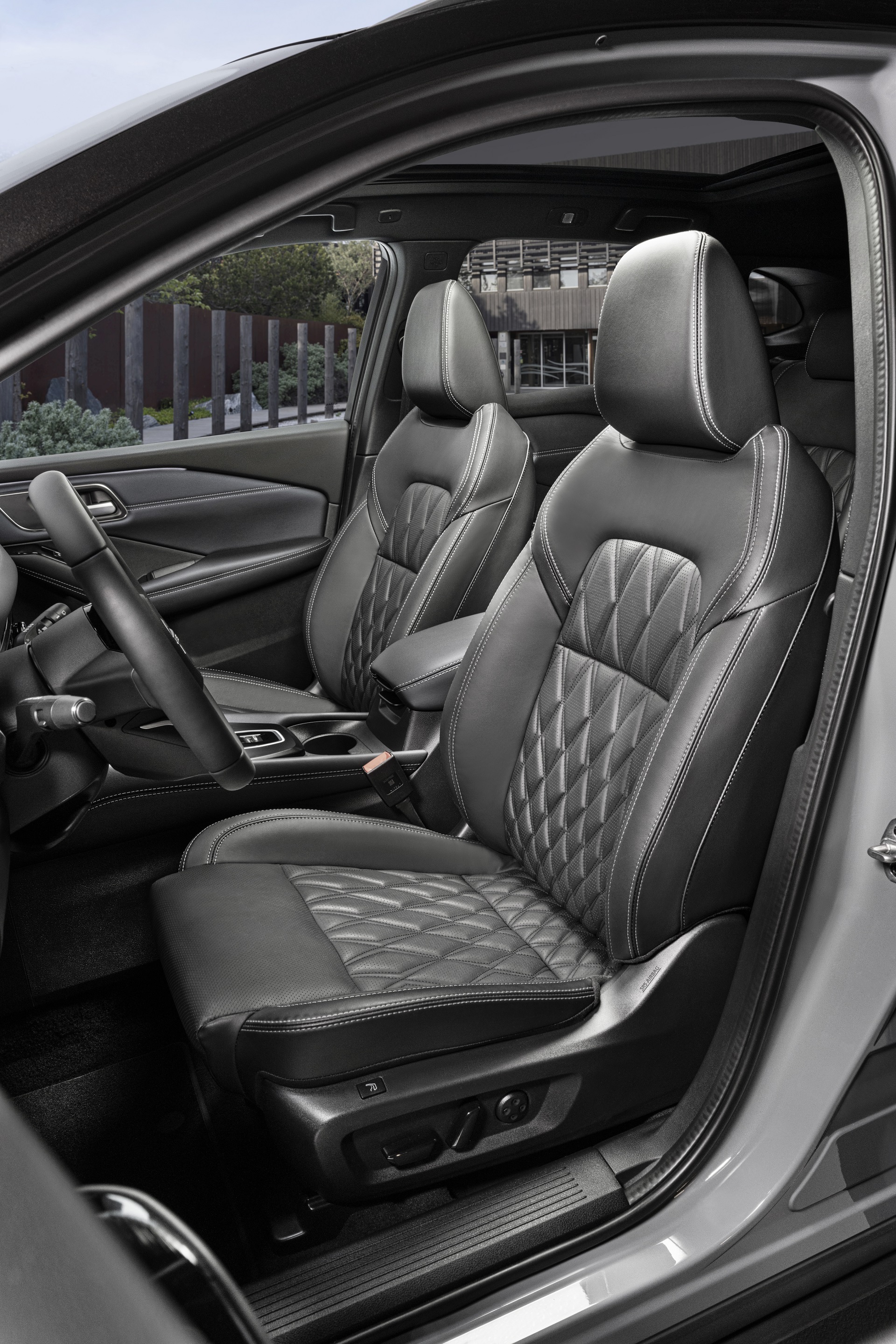 Download 2022 Nissan Qashqai e-Power - Interior, Front Seats HD Phone Wallpaper 1920x2880 #65