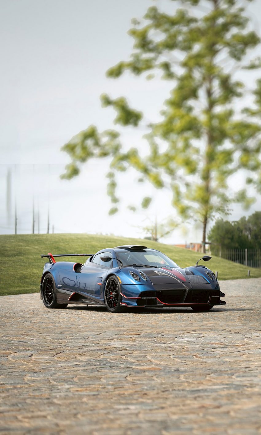2022 Pagani Huayra NC - Front Three-Quarter Phone Wallpaper 850x1417 #2