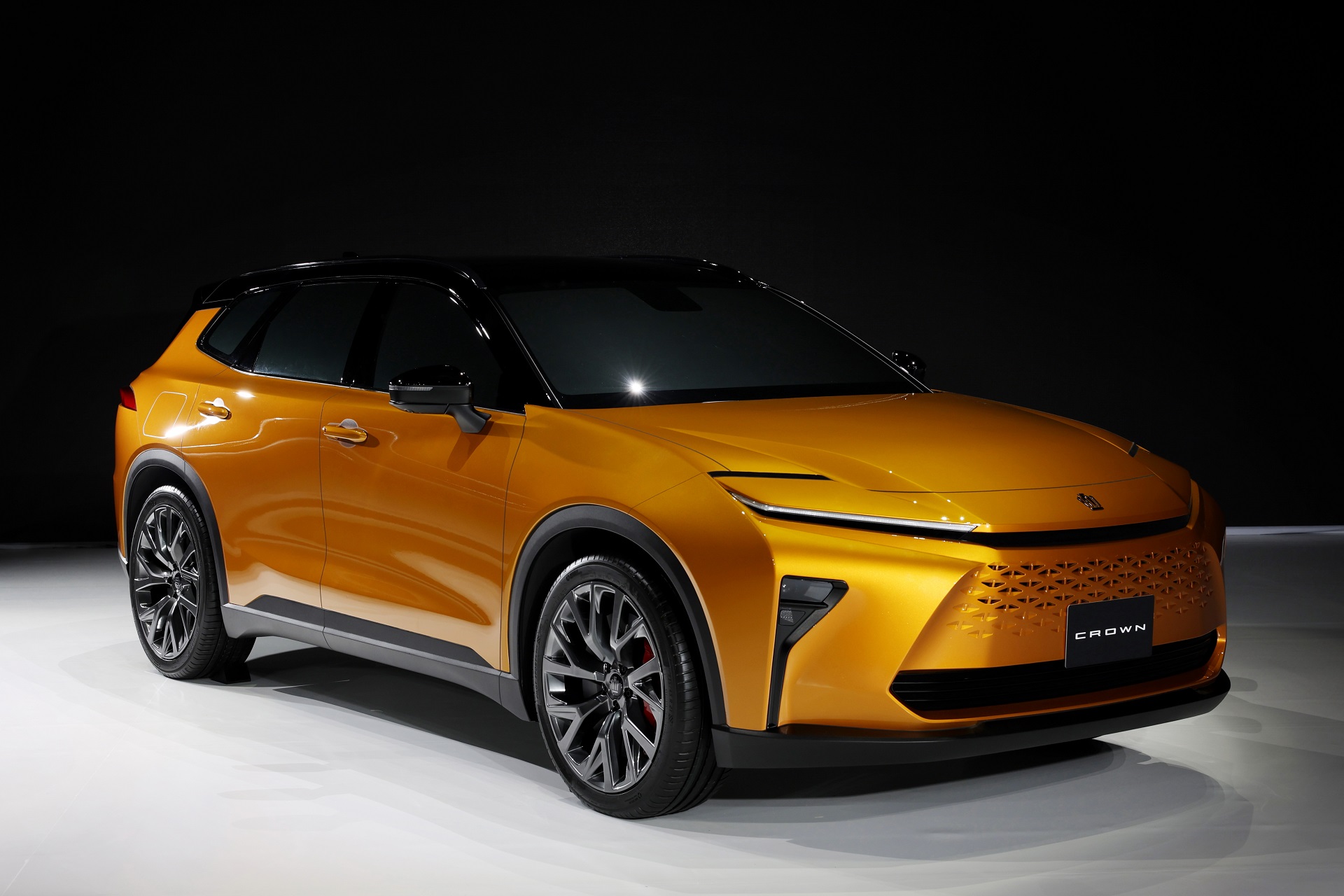 Download 2022 Toyota Crown Estate Concept - Front Three-Quarter HD Wallpaper 1920x1280 #6