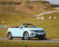 2022 Volkswagen T-Roc Cabriolet - UK version - Front Three-Quarter Wallpaper 190x150