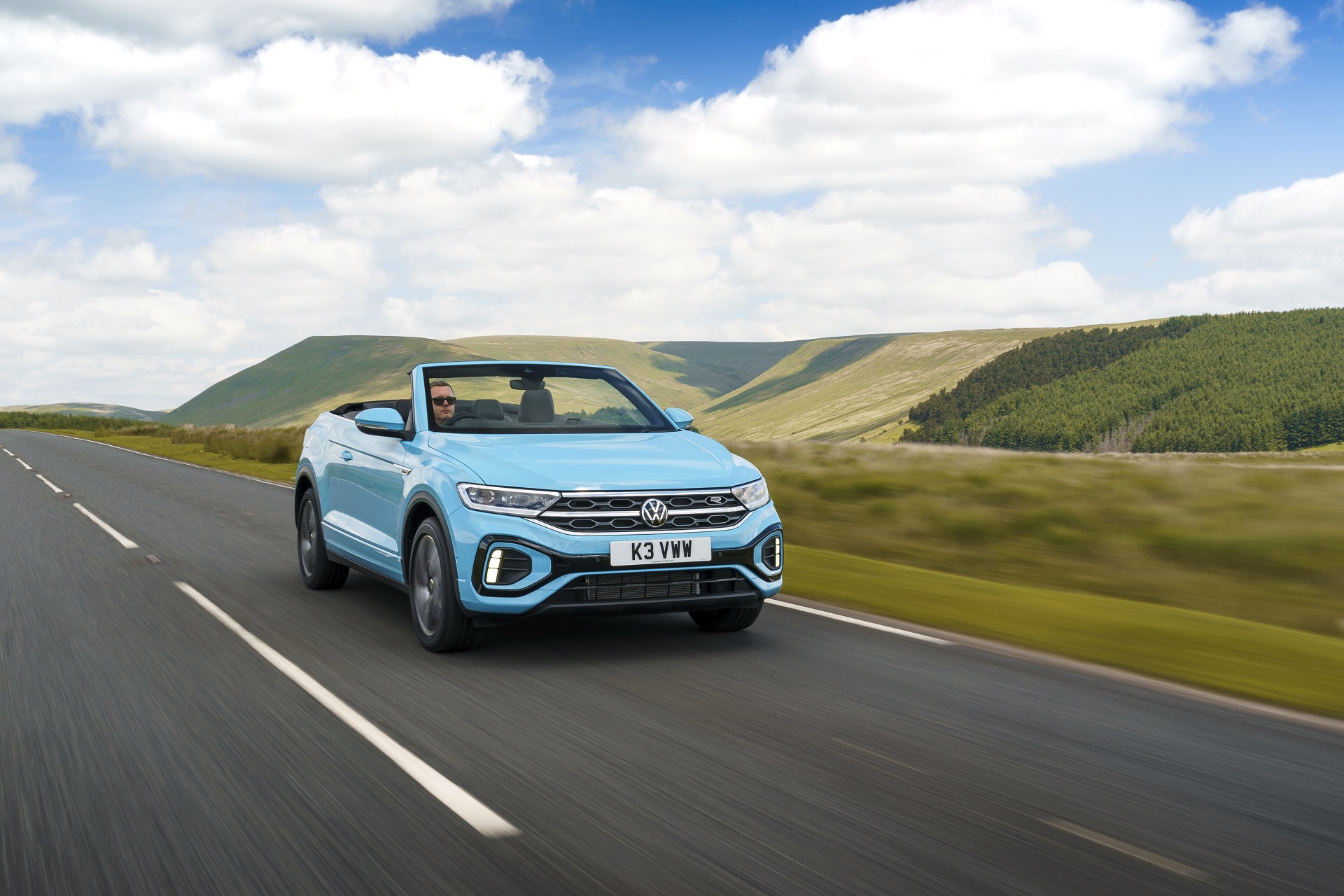 Download 2022 Volkswagen T-Roc Cabriolet - UK version - Front HD Wallpaper 1920x1280 #10