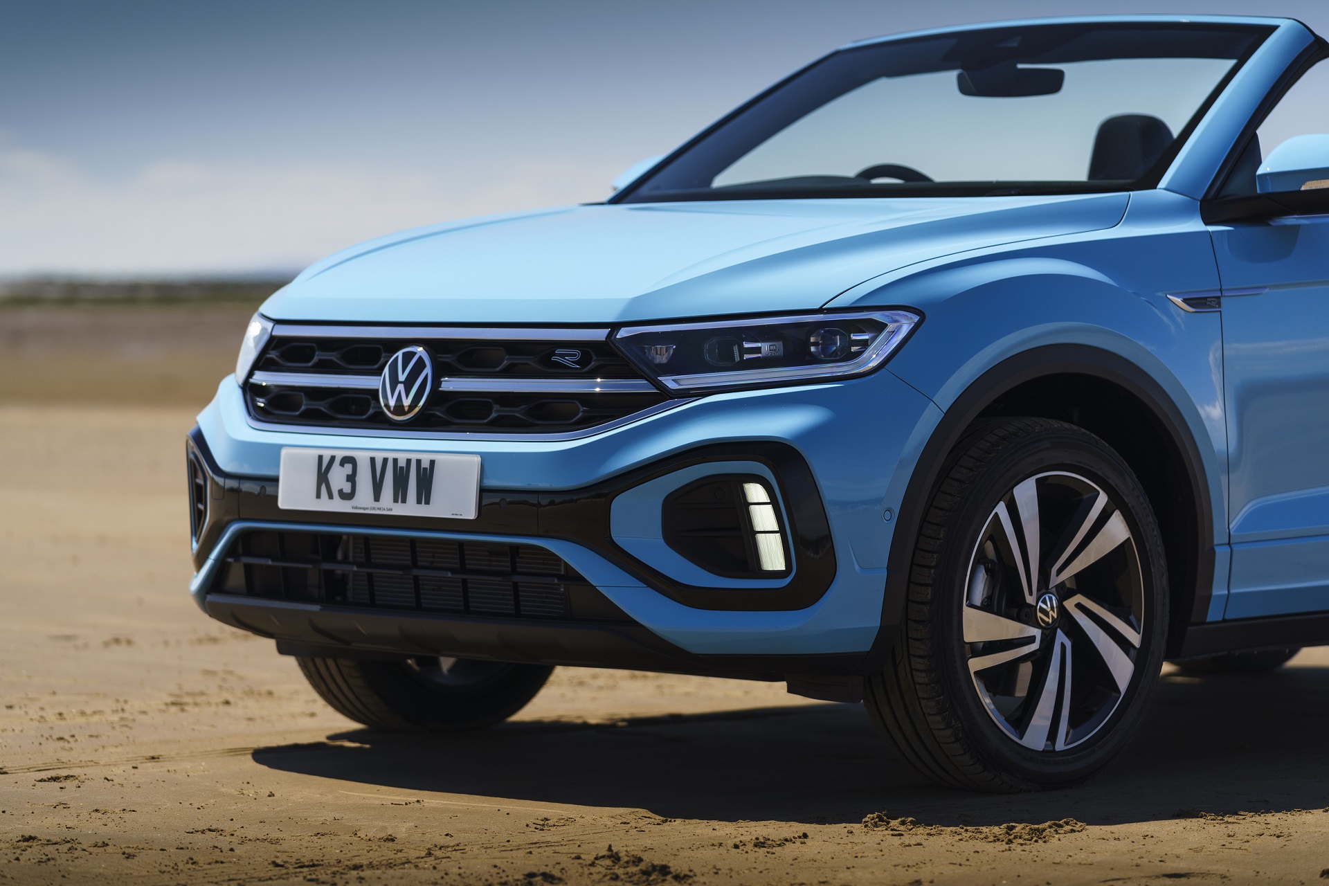 Download 2022 Volkswagen T-Roc Cabriolet - UK version - Front HD Wallpaper 1920x1280 #26
