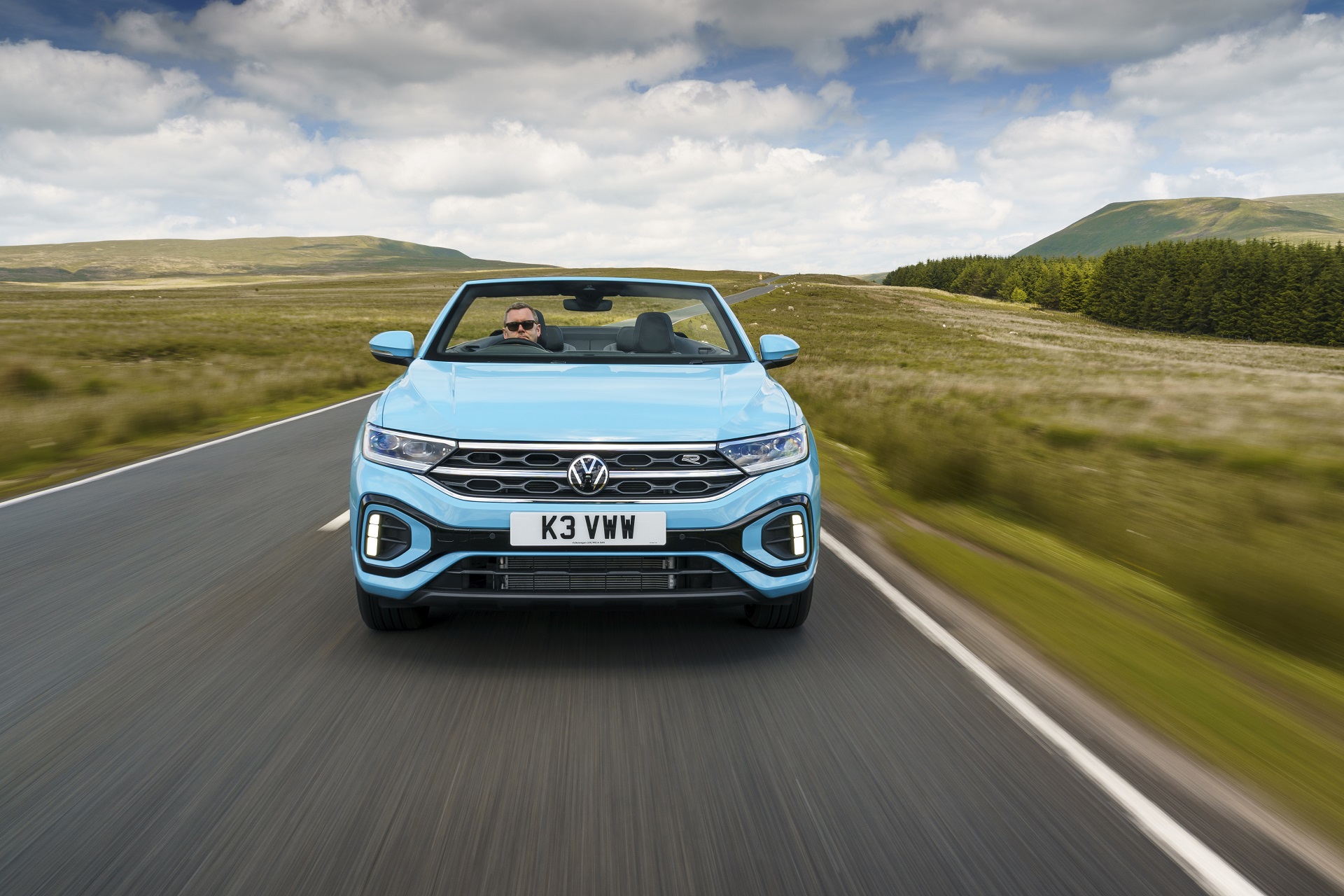 Download 2022 Volkswagen T-Roc Cabriolet - UK version - Front HD Wallpaper 1920x1280 #11