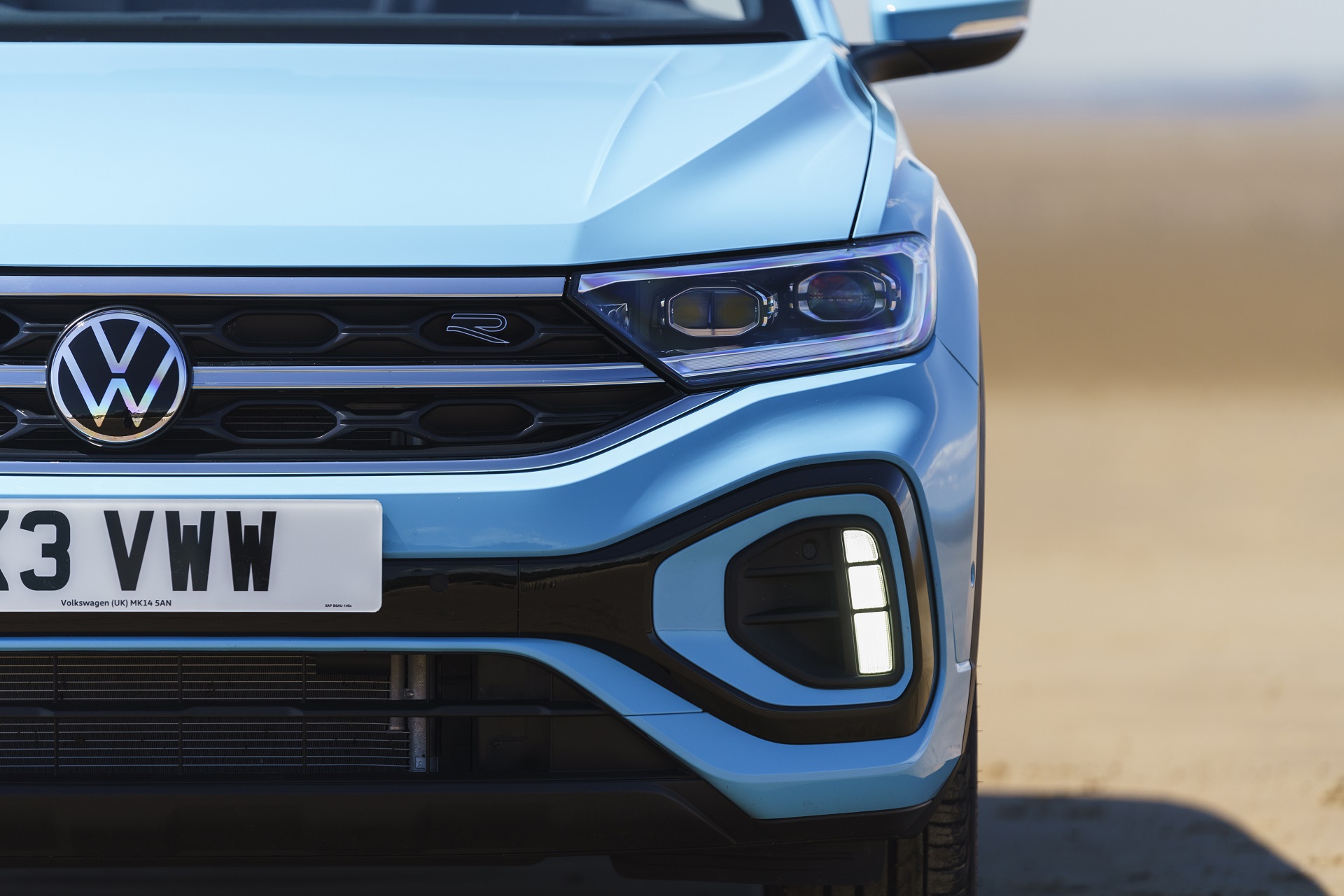 Download 2022 Volkswagen T-Roc Cabriolet - UK version - Front HD Wallpaper 1920x1280 #27