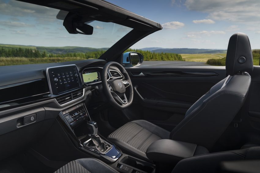 2022 Volkswagen T-Roc Cabriolet - UK version - Interior Wallpaper 850x567 #34