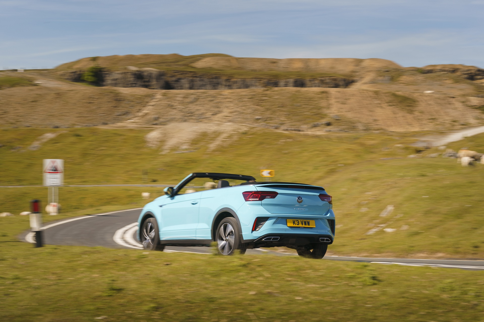 Download 2022 Volkswagen T-Roc Cabriolet - UK version - Rear Three-Quarter HD Wallpaper 1920x1280 #7