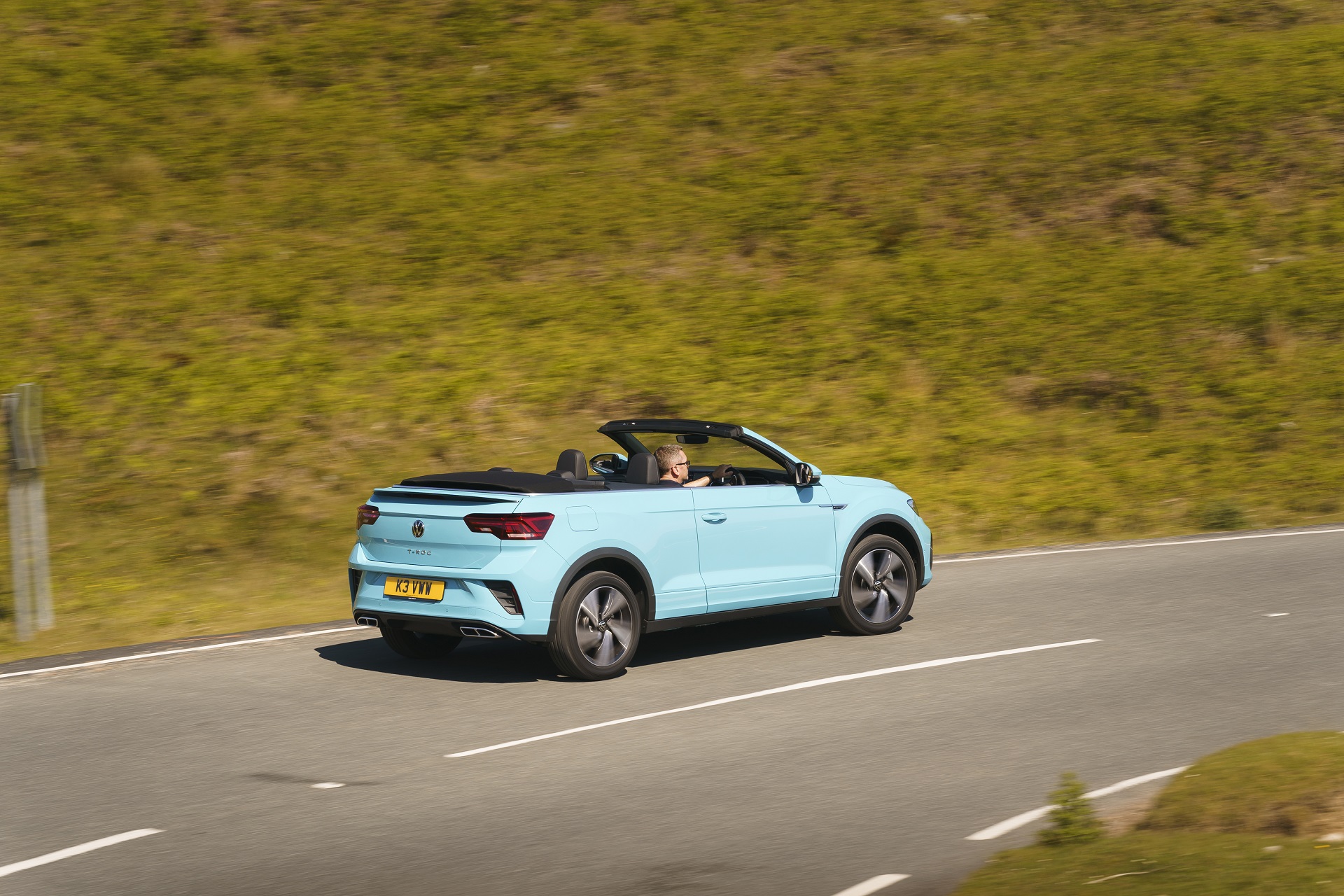 Download 2022 Volkswagen T-Roc Cabriolet - UK version - Rear Three-Quarter HD Wallpaper 1920x1280 #3