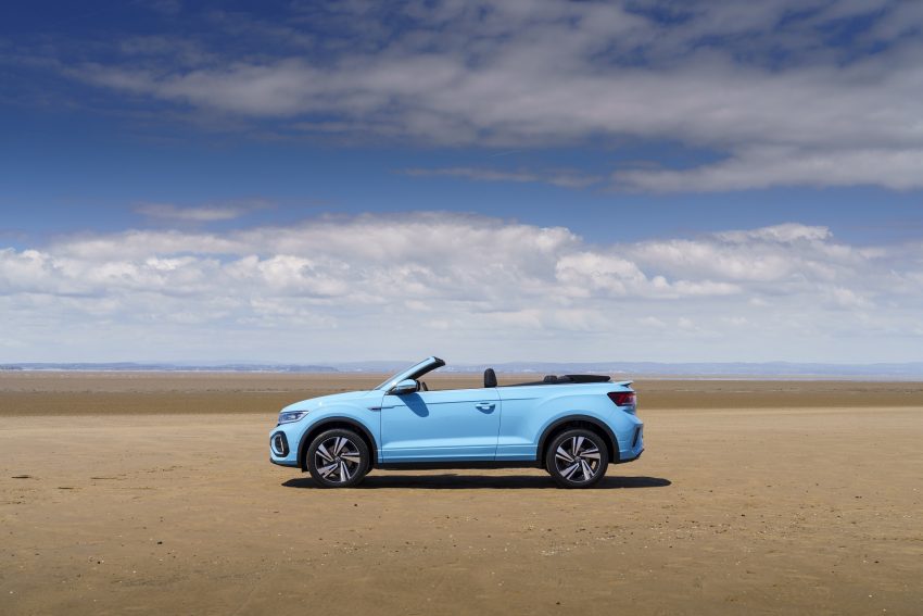 2022 Volkswagen T-Roc Cabriolet - UK version - Side Wallpaper 850x567 #22