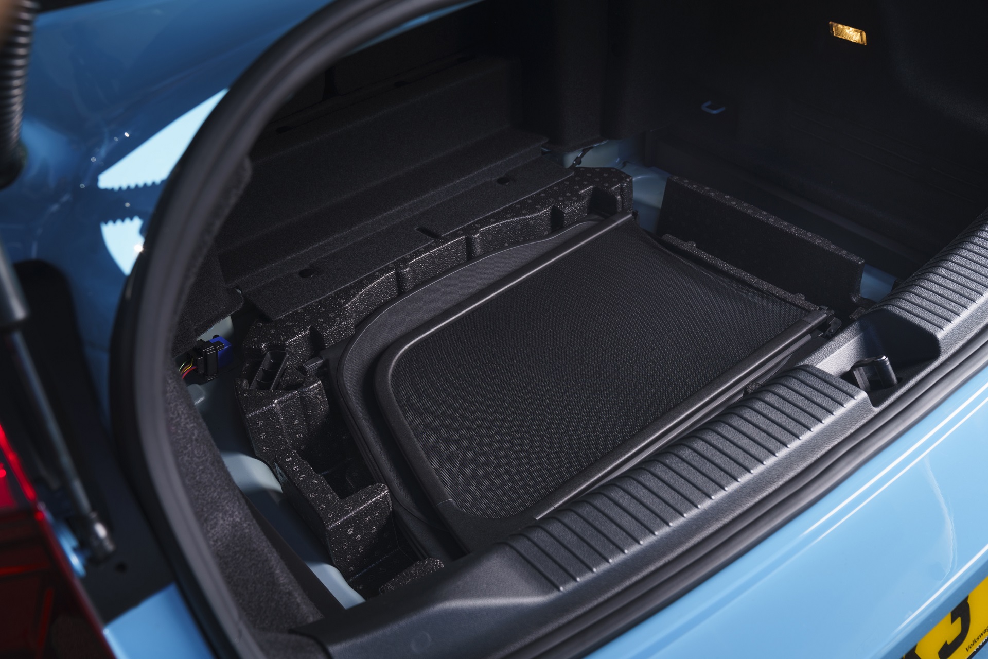 Download 2022 Volkswagen T-Roc Cabriolet - UK version - Trunk HD Wallpaper 1920x1280 #41