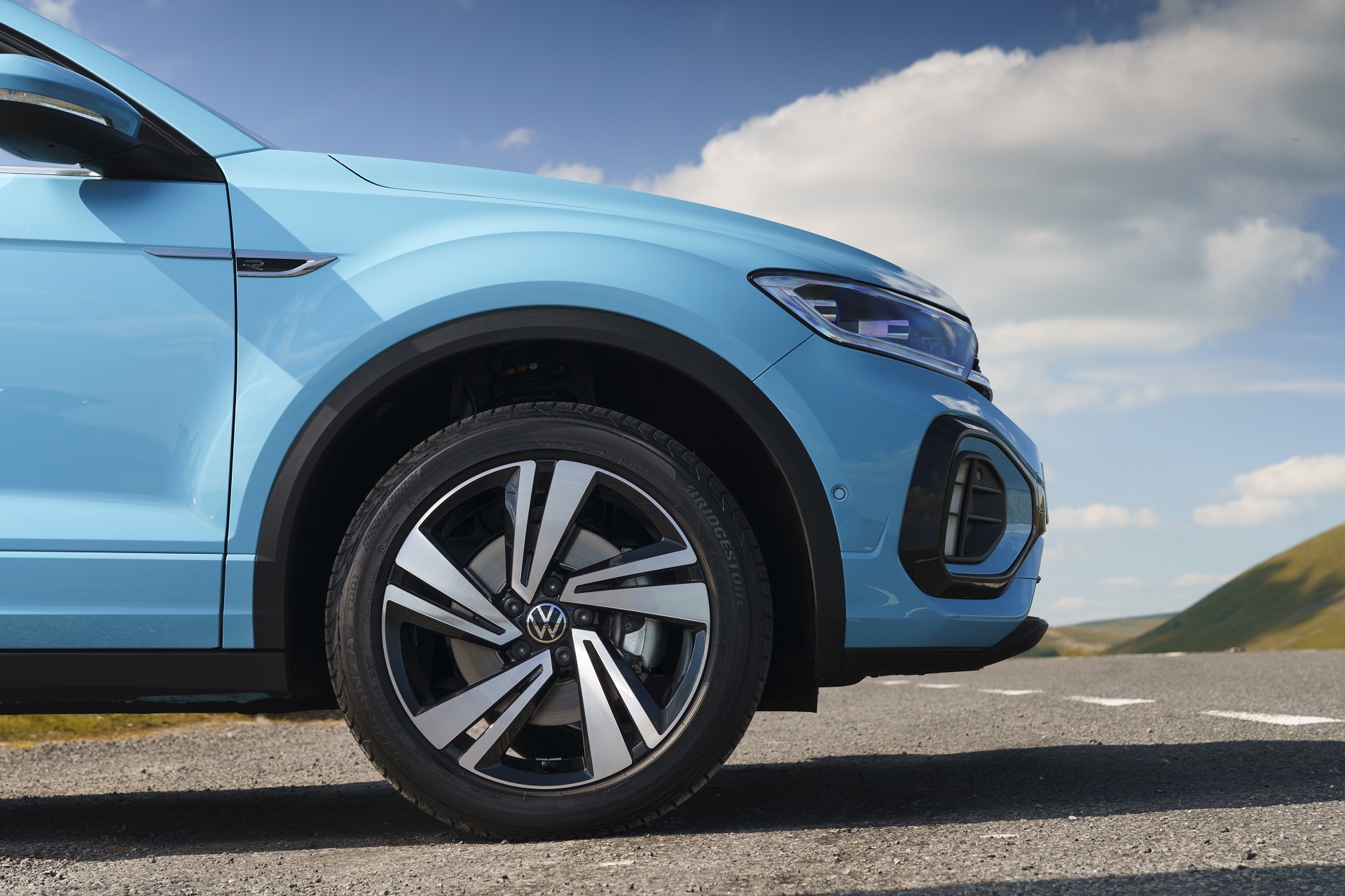 Download 2022 Volkswagen T-Roc Cabriolet - UK version - Wheel HD Wallpaper 1920x1280 #28