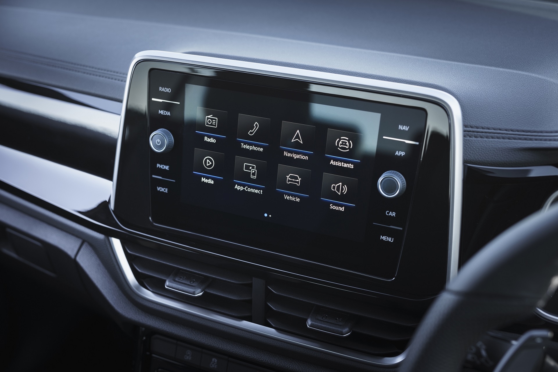 Download 2022 Volkswagen T-Roc R - UK version - Central Console HD Wallpaper 1920x1280 #38