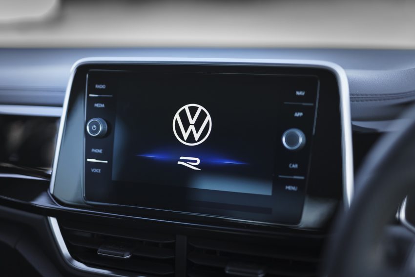 2022 Volkswagen T-Roc R - UK version - Central Console Wallpaper 850x567 #37