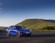 2022 Volkswagen T-Roc R - UK version - Front Three-Quarter Wallpaper 190x150