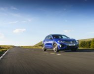 2022 Volkswagen T-Roc R - UK version - Front Three-Quarter Wallpaper 190x150