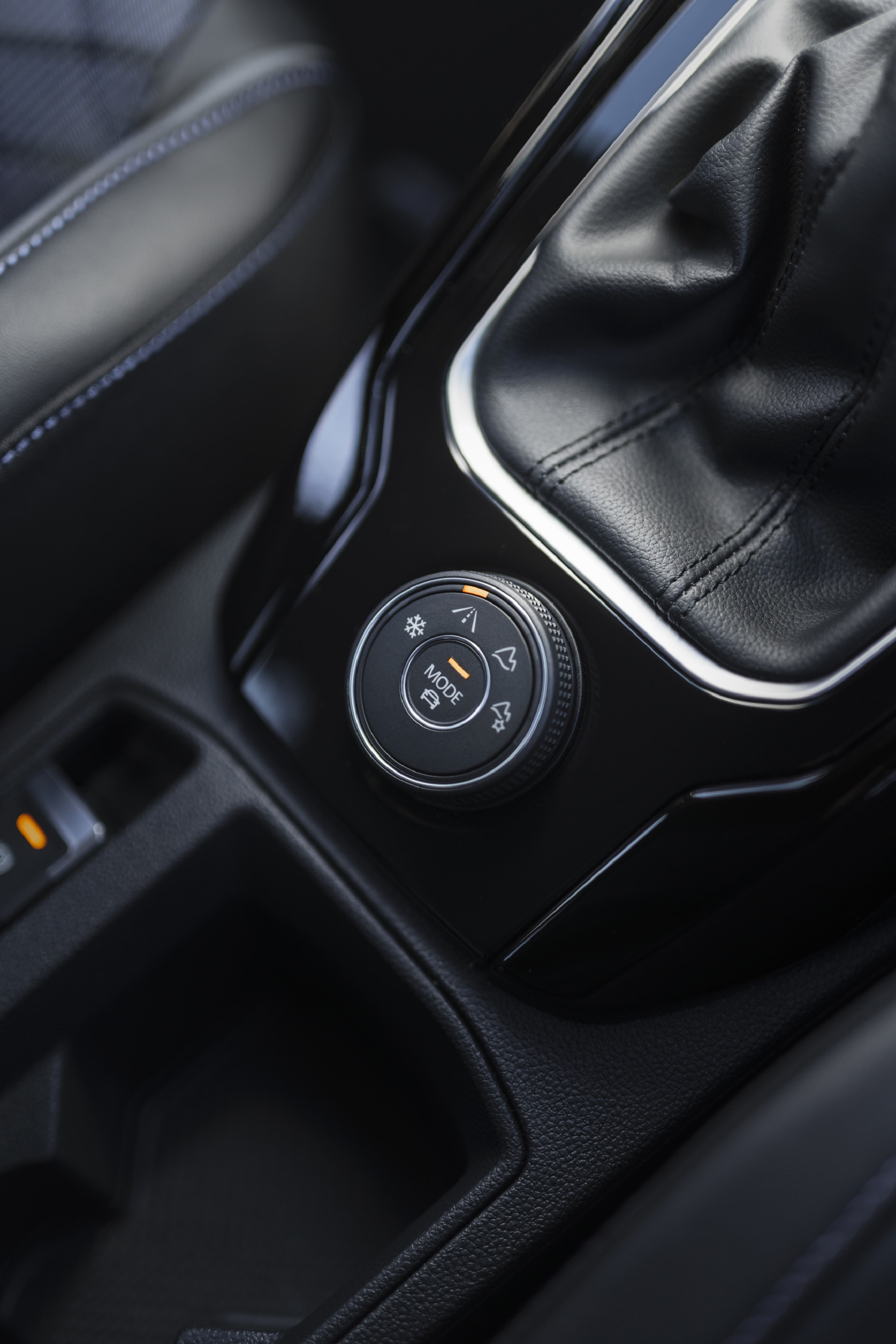 Download 2022 Volkswagen T-Roc R - UK version - Interior, Detail HD Phone Wallpaper 1920x2878 #45