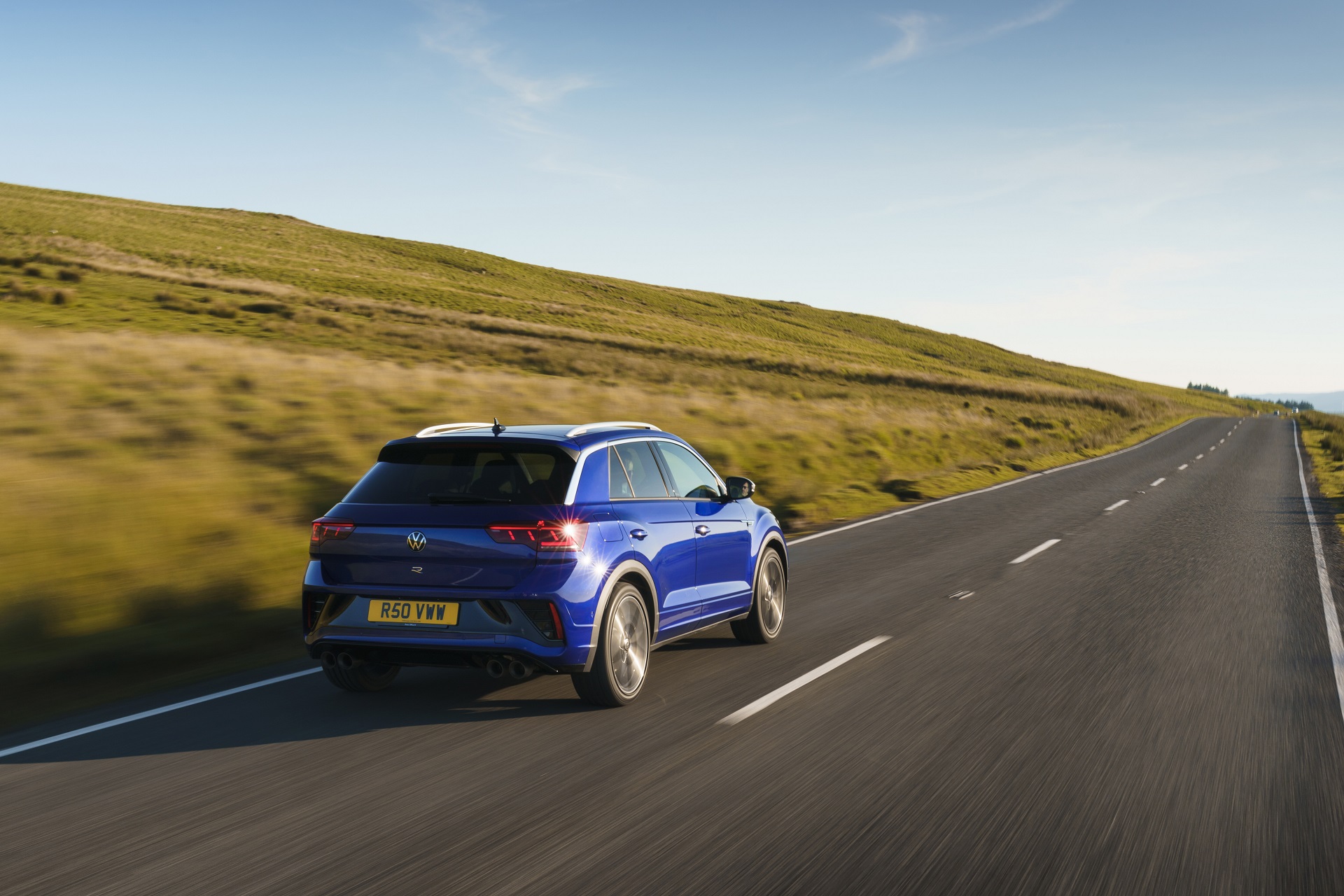 Download 2022 Volkswagen T-Roc R - UK version - Rear Three-Quarter HD Wallpaper 1920x1280 #11