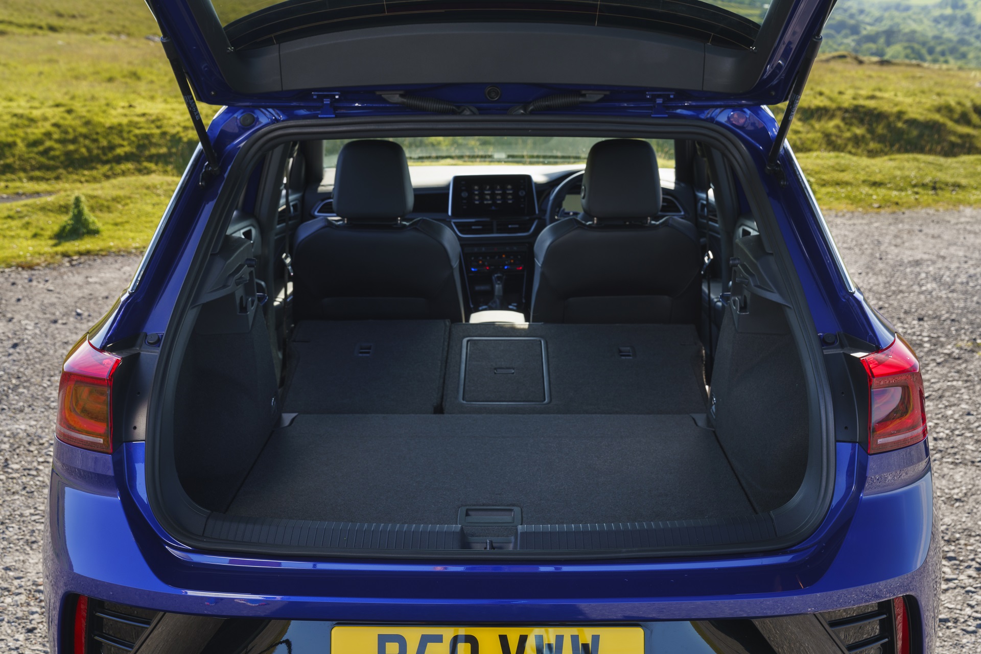 Download 2022 Volkswagen T-Roc R - UK version - Trunk HD Wallpaper 1920x1280 #51