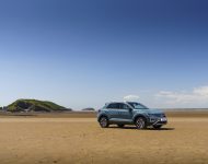 2022 Volkswagen T-Roc - UK version - Front Three-Quarter Wallpaper 190x150