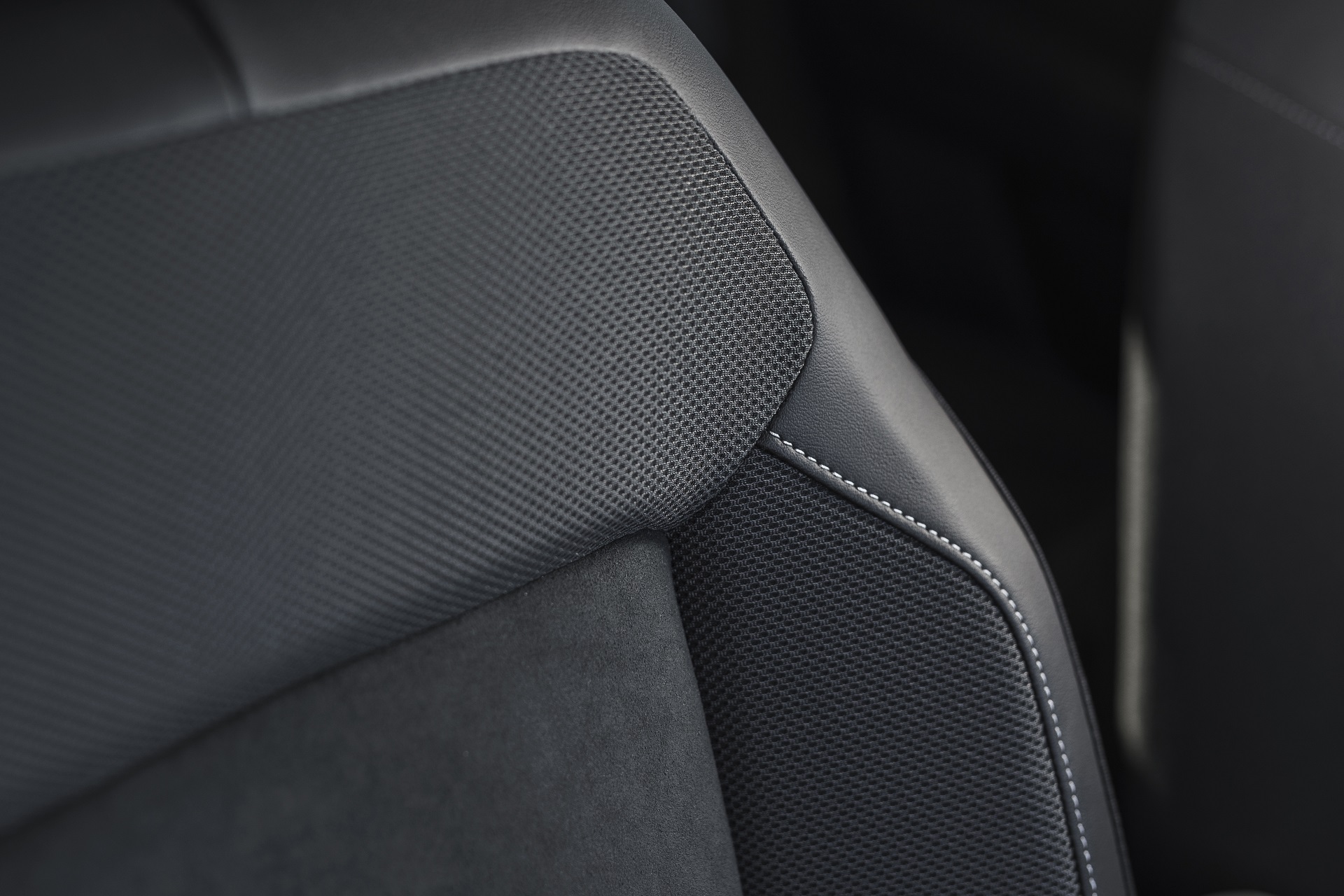 Download 2022 Volkswagen T-Roc - UK version - Interior, Seats HD Wallpaper 1920x1280 #37