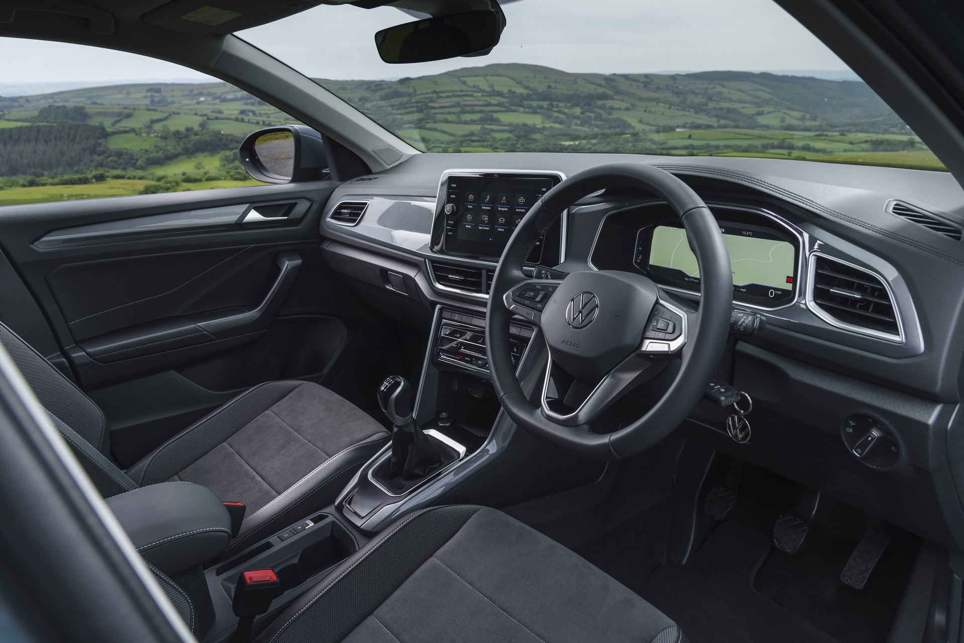 Download 2022 Volkswagen T-Roc - UK version - Interior HD Wallpaper 1920x1280 #32