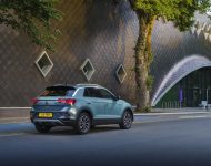 2022 Volkswagen T-Roc - UK version - Rear Three-Quarter Wallpaper 190x150