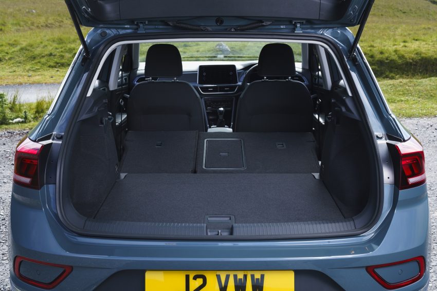 2022 Volkswagen T-Roc - UK version - Trunk Wallpaper 850x567 #41