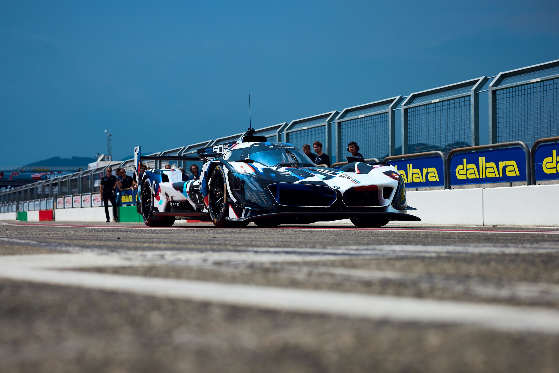 Download 2023 BMW M Hybrid V8 - Front Three-Quarter HD Wallpaper 1920x1280 #18