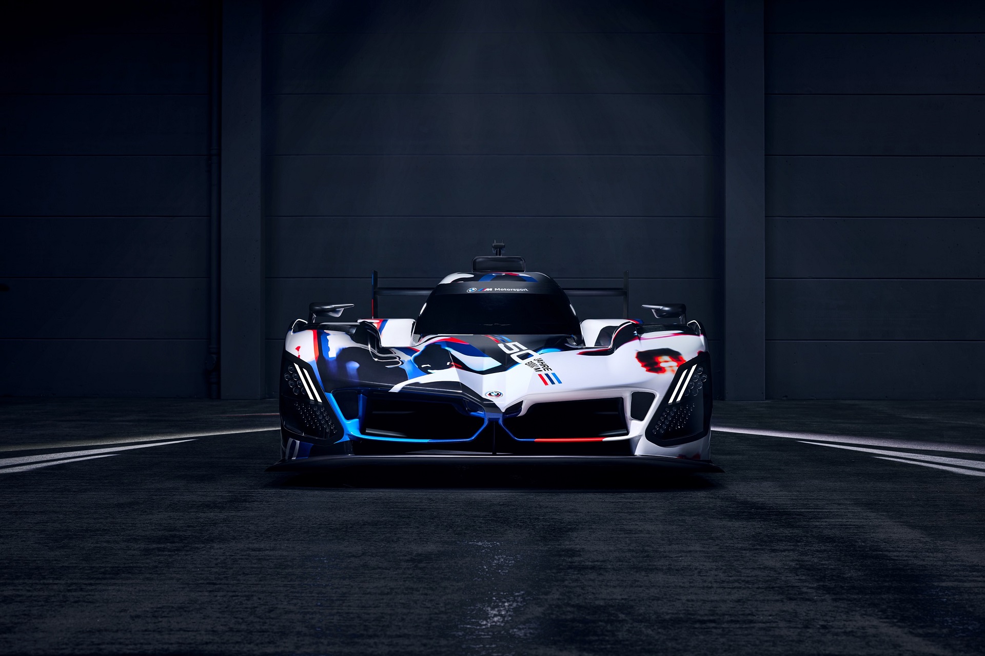 Download 2023 BMW M Hybrid V8 - Front HD Wallpaper 1920x1280 #1