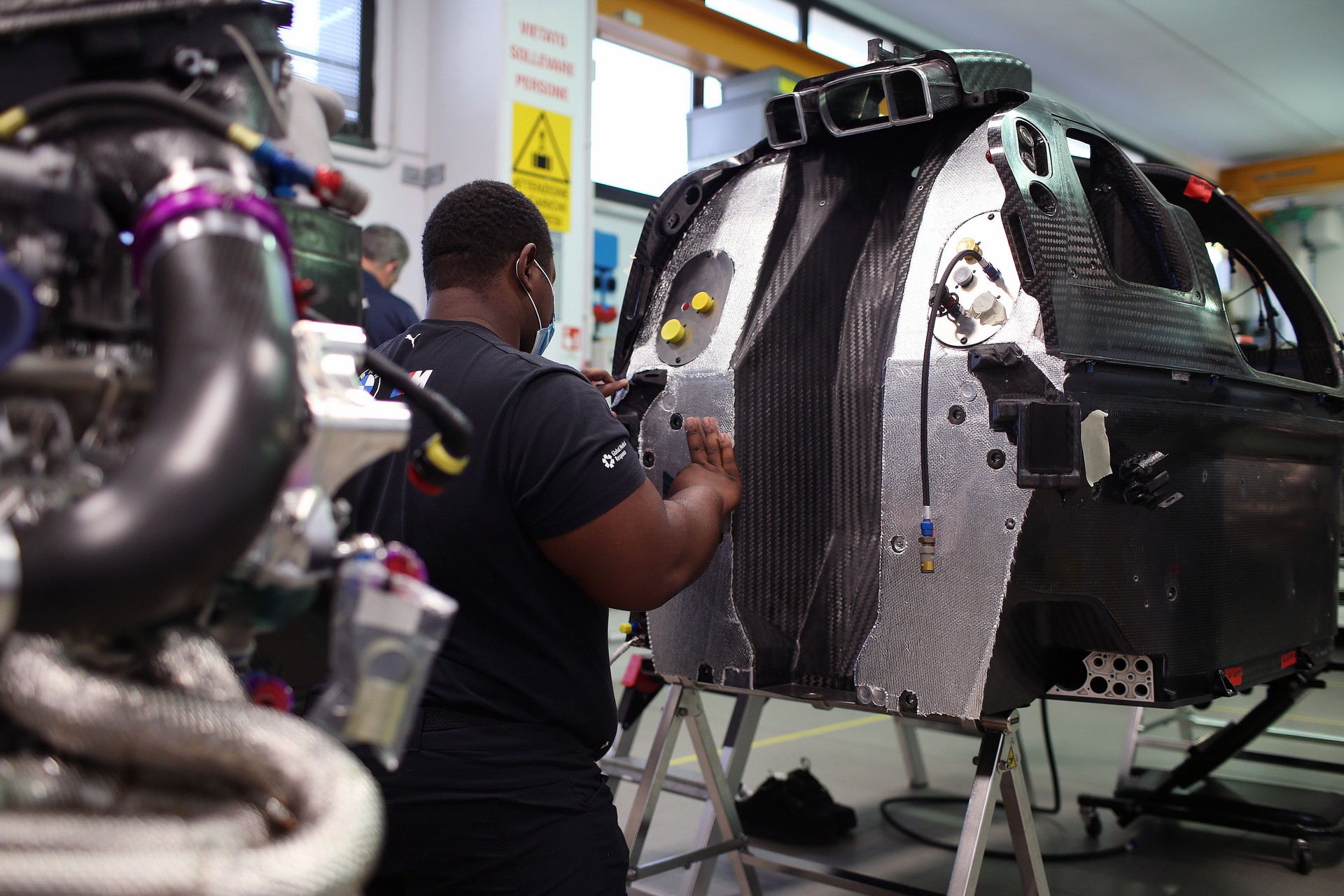 Download 2023 BMW M Hybrid V8 - Making Of HD Wallpaper 1920x1280 #38