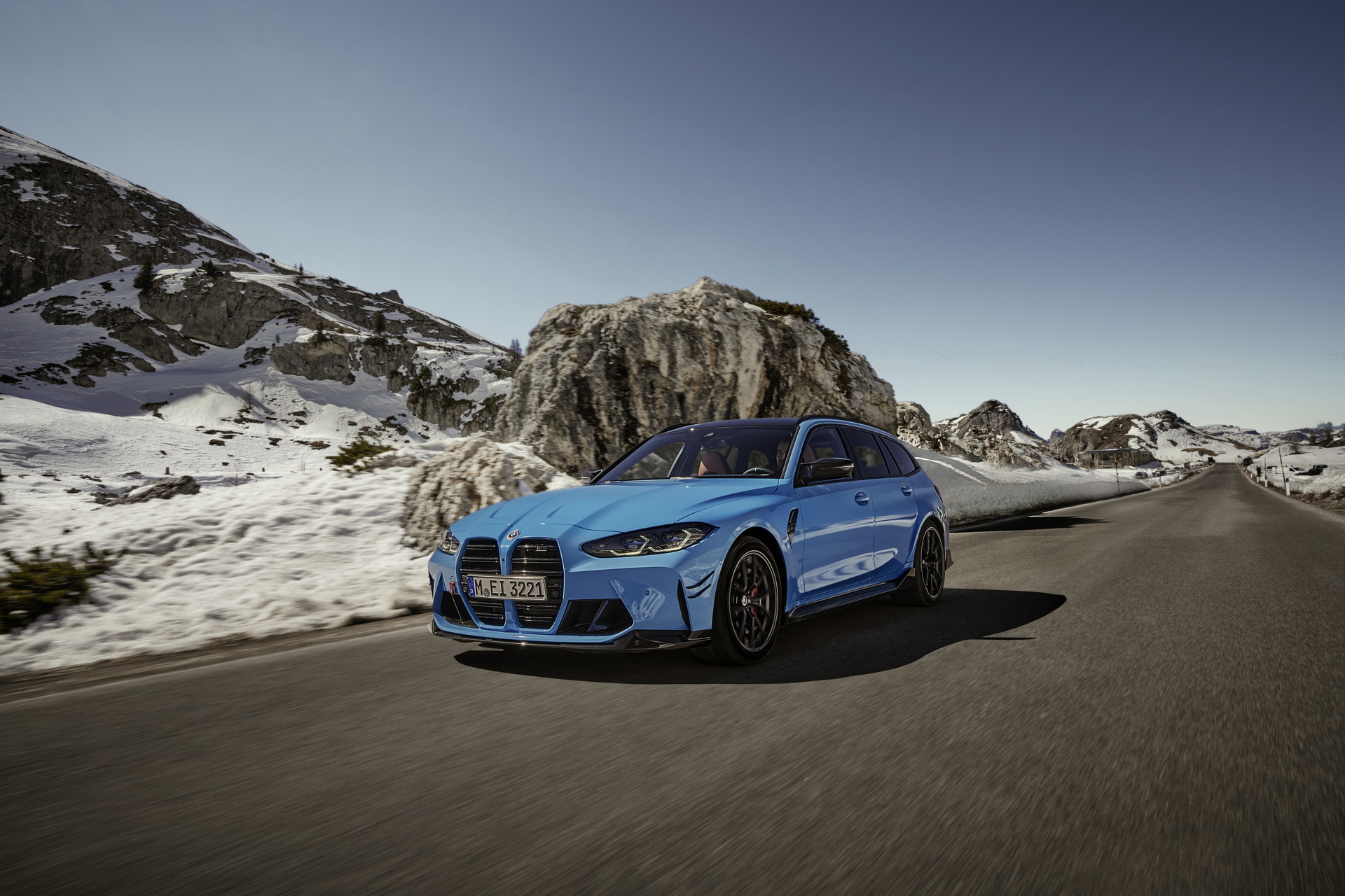 Download 2023 BMW M3 Touring with M Performance Parts - Front Three-Quarter HD Wallpaper 1920x1280 #1