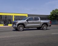 2023 Chevrolet Colorado Z71 - Side Wallpaper 190x150