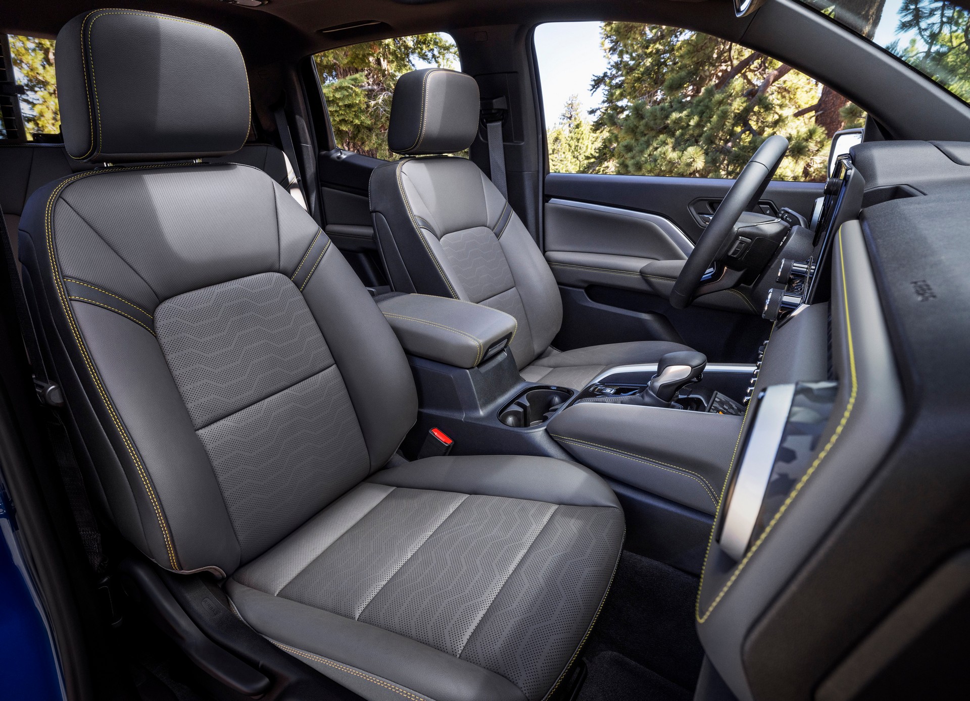 2023 Chevrolet Colorado ZR2 Interior, Front Seats Wallpapers 22