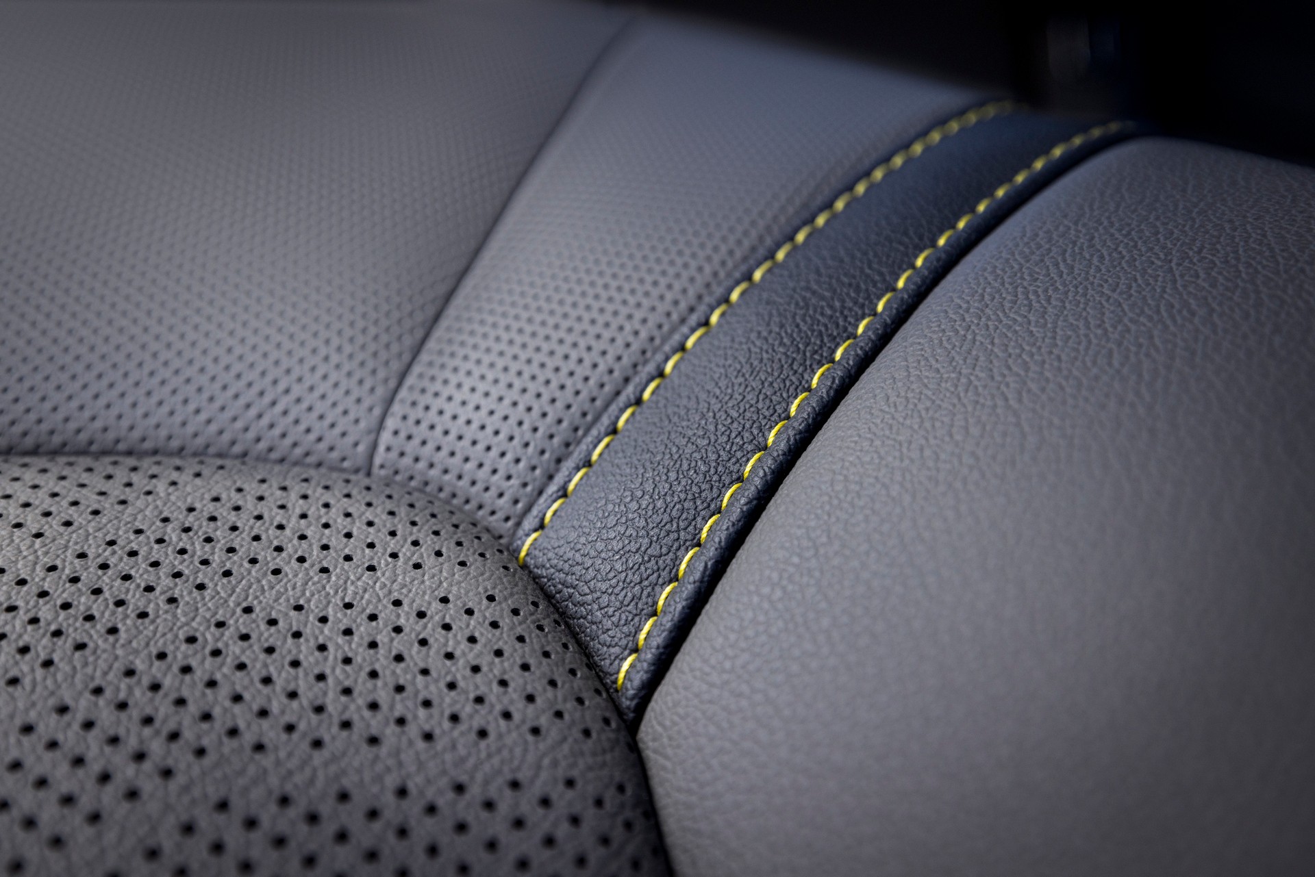 Download 2023 Chevrolet Colorado ZR2 - Interior, Seats HD Wallpaper 1920x1281 #36