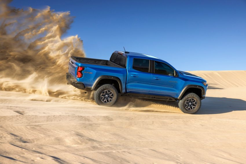 2023 Chevrolet Colorado ZR2 - Rear Three-Quarter Wallpaper 850x567 #2