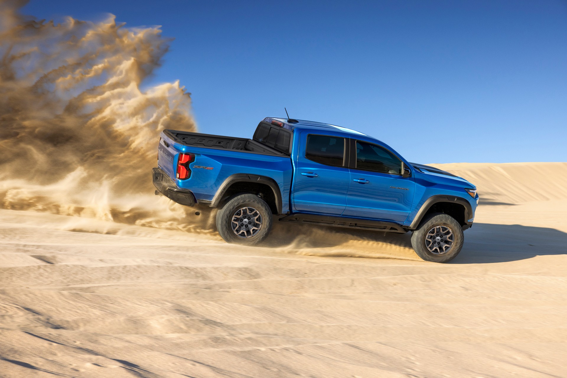 Download 2023 Chevrolet Colorado ZR2 - Rear Three-Quarter HD Wallpaper 1920x1281 #2