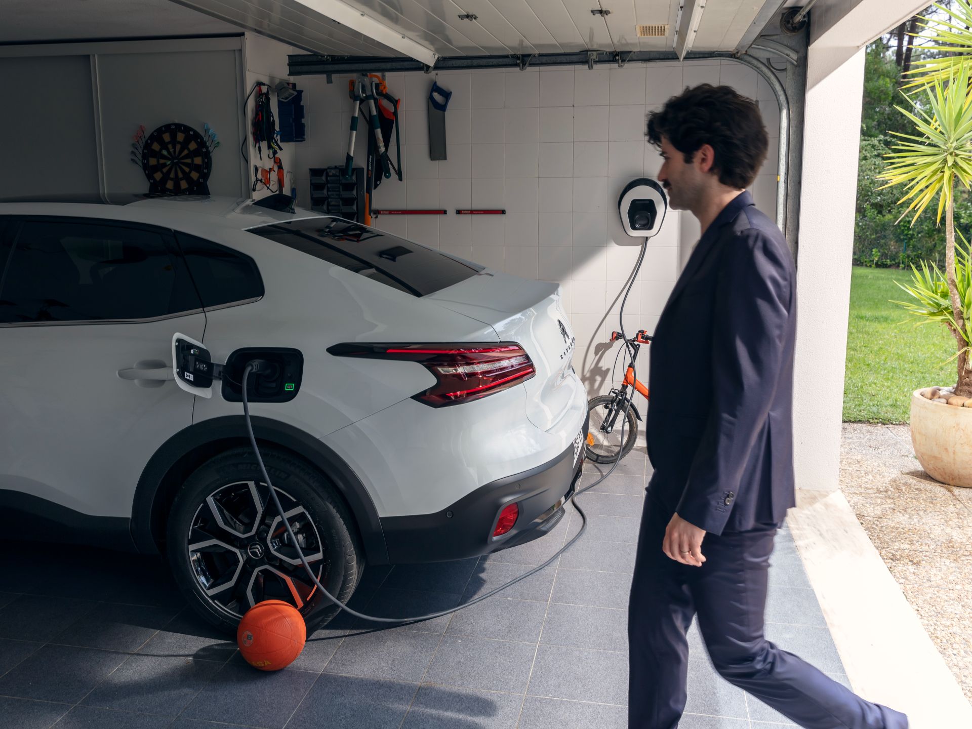 Download 2023 Citroën ë-C4 X - Detail HD Wallpaper 1920x1440 #23