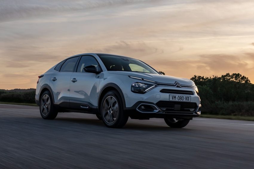 2023 Citroën ë-C4 X - Front Three-Quarter Wallpaper 850x567 #32