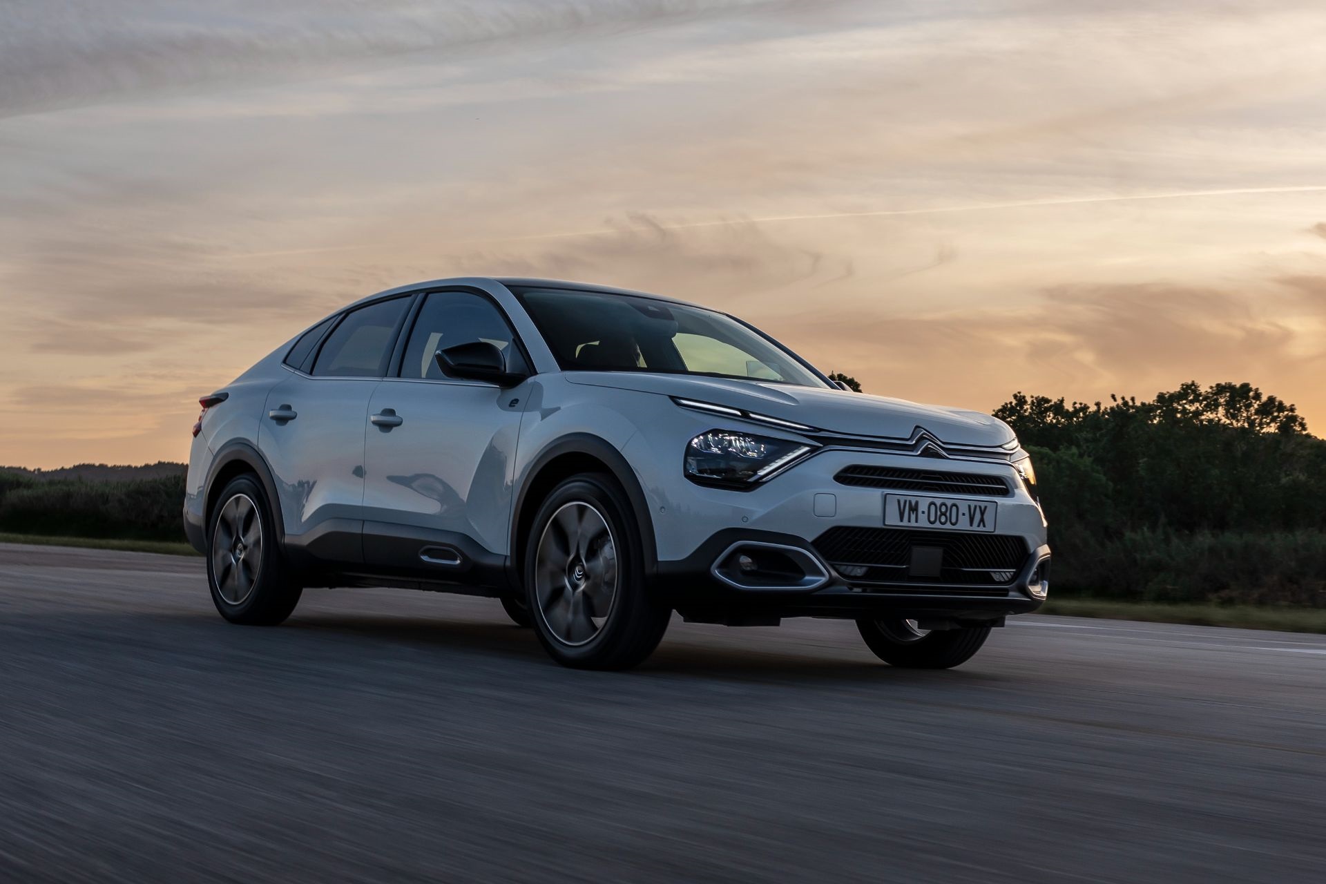 Download 2023 Citroën ë-C4 X - Front Three-Quarter HD Wallpaper 1920x1280 #32