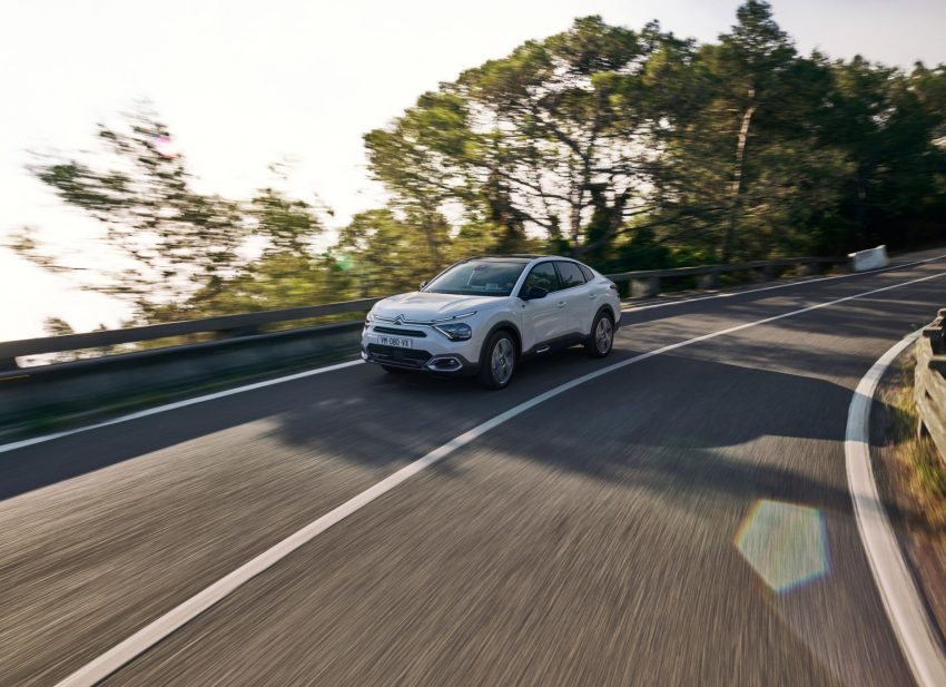 2023 Citroën ë-C4 X - Front Three-Quarter Wallpaper 850x617 #13
