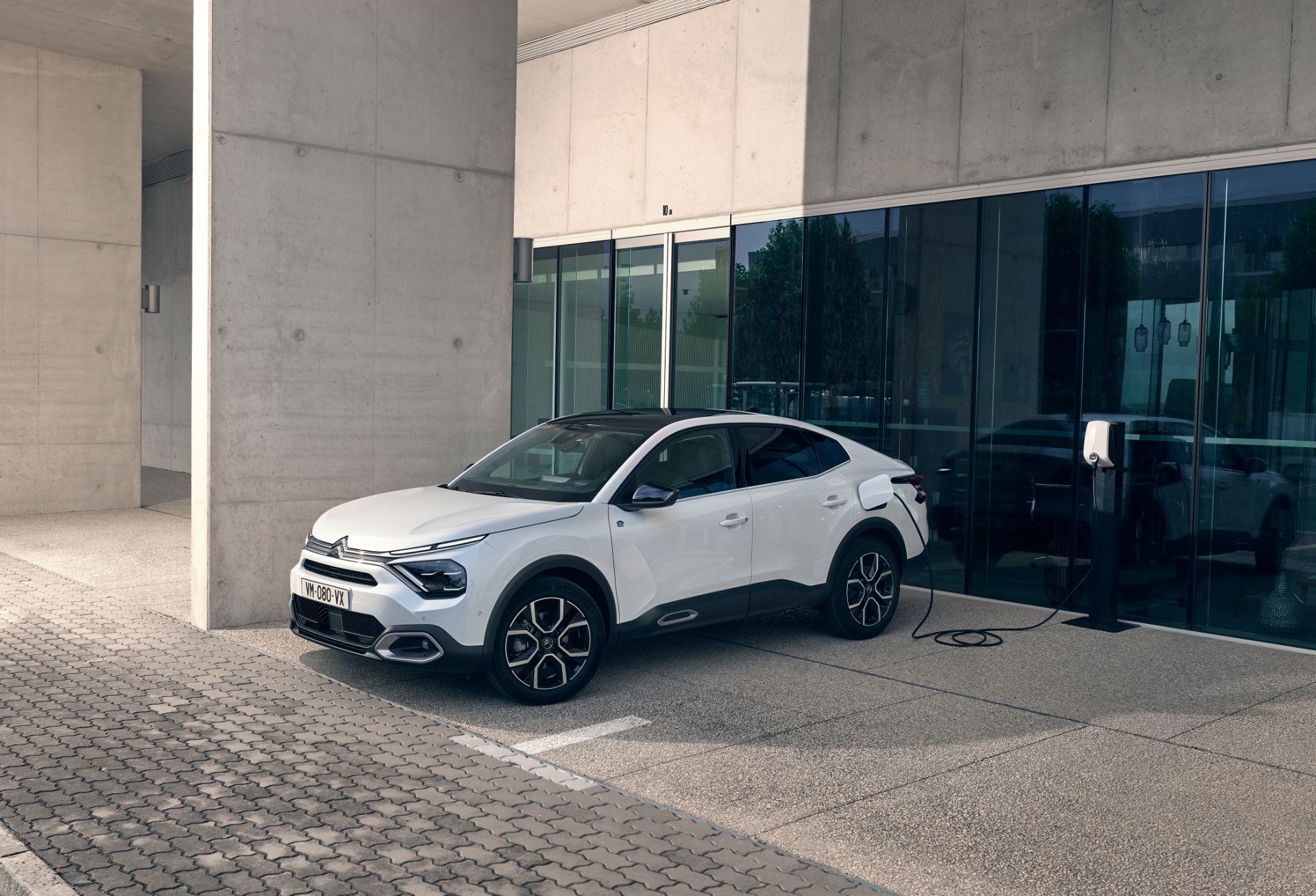 Download 2023 Citroën ë-C4 X - Front Three-Quarter HD Wallpaper 1920x1307 #10