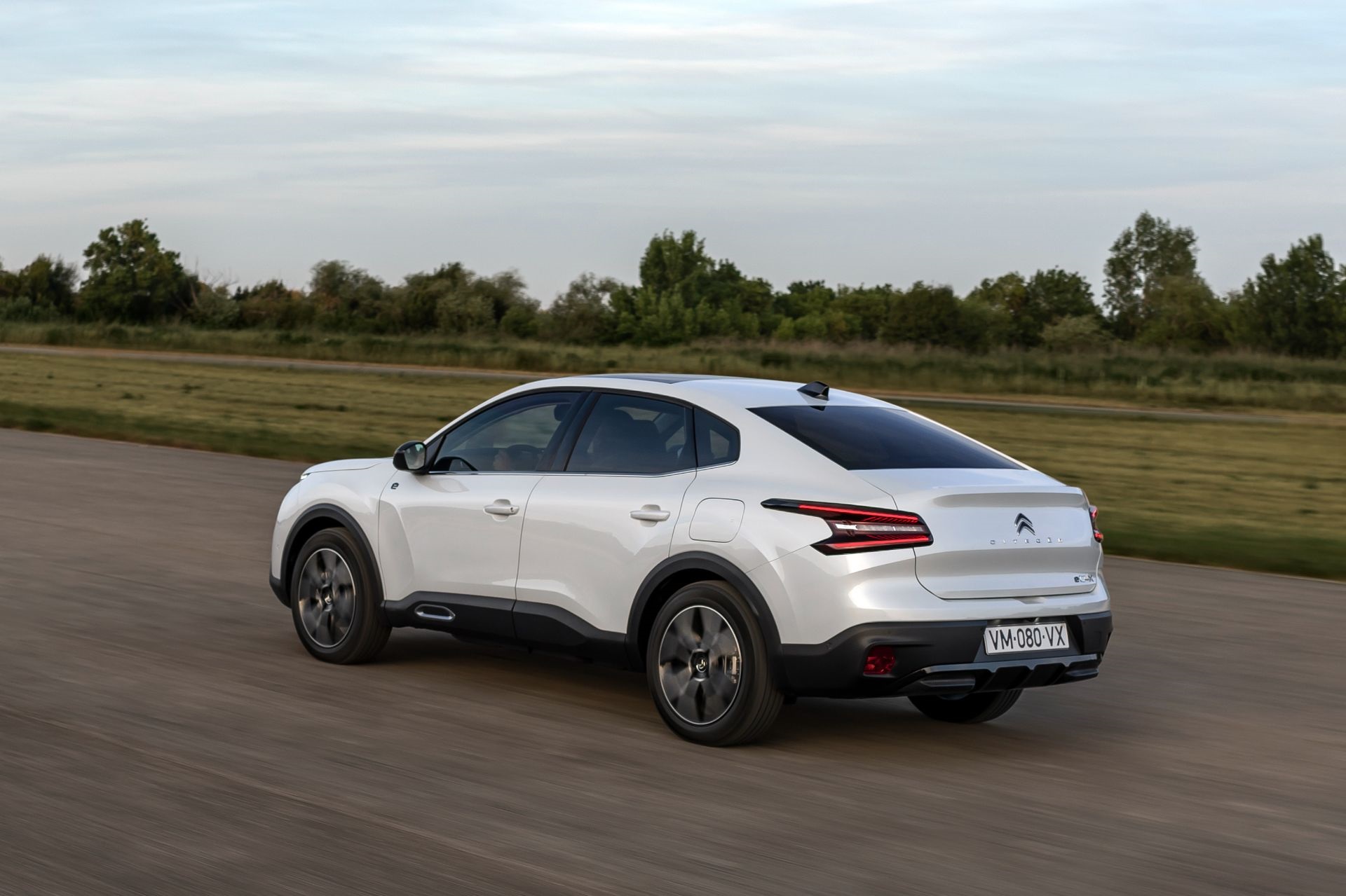 Download 2023 Citroën ë-C4 X - Rear Three-Quarter HD Wallpaper 1920x1279 #30