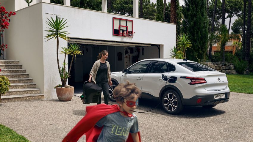 2023 Citroën ë-C4 X - Rear Three-Quarter Wallpaper 850x478 #5